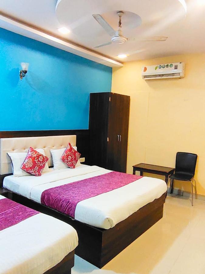 Hotel Golden Galaxy - Santacruz East Bombaim Exterior foto
